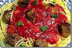 macarrão com almondegas